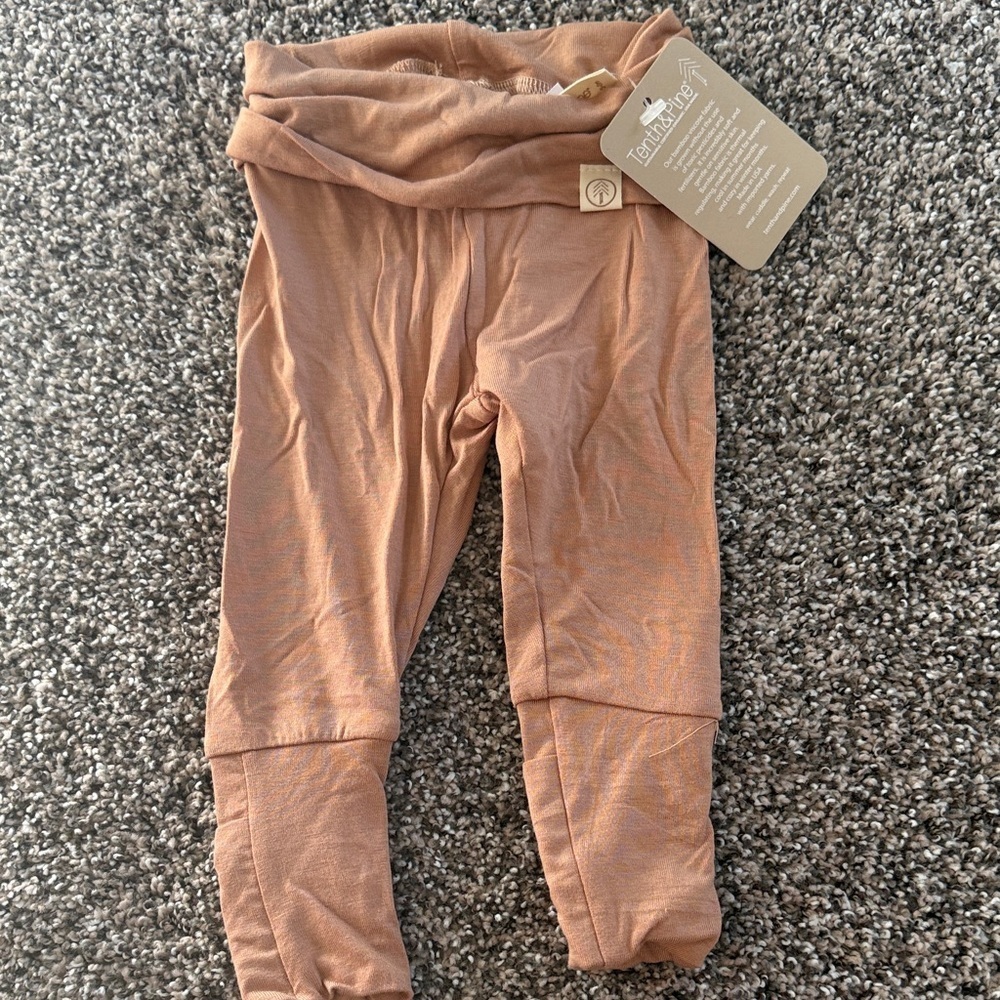 Tenth & Pine Gender Neutral Bamboo Tan Kids Joggers Size 3-6 Months